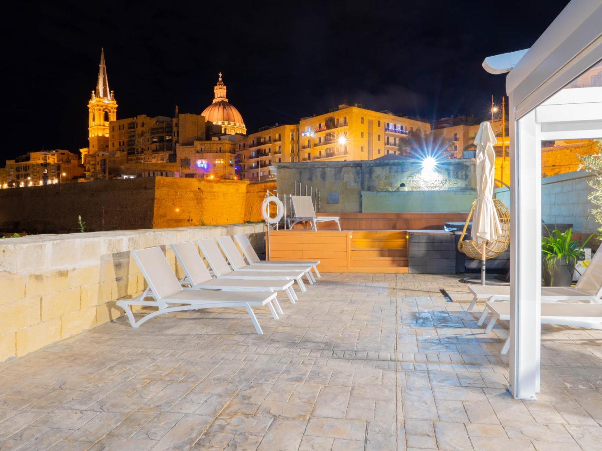 Valletta Waterfront Villa With Pool And Jacuzzi Εξωτερικό φωτογραφία